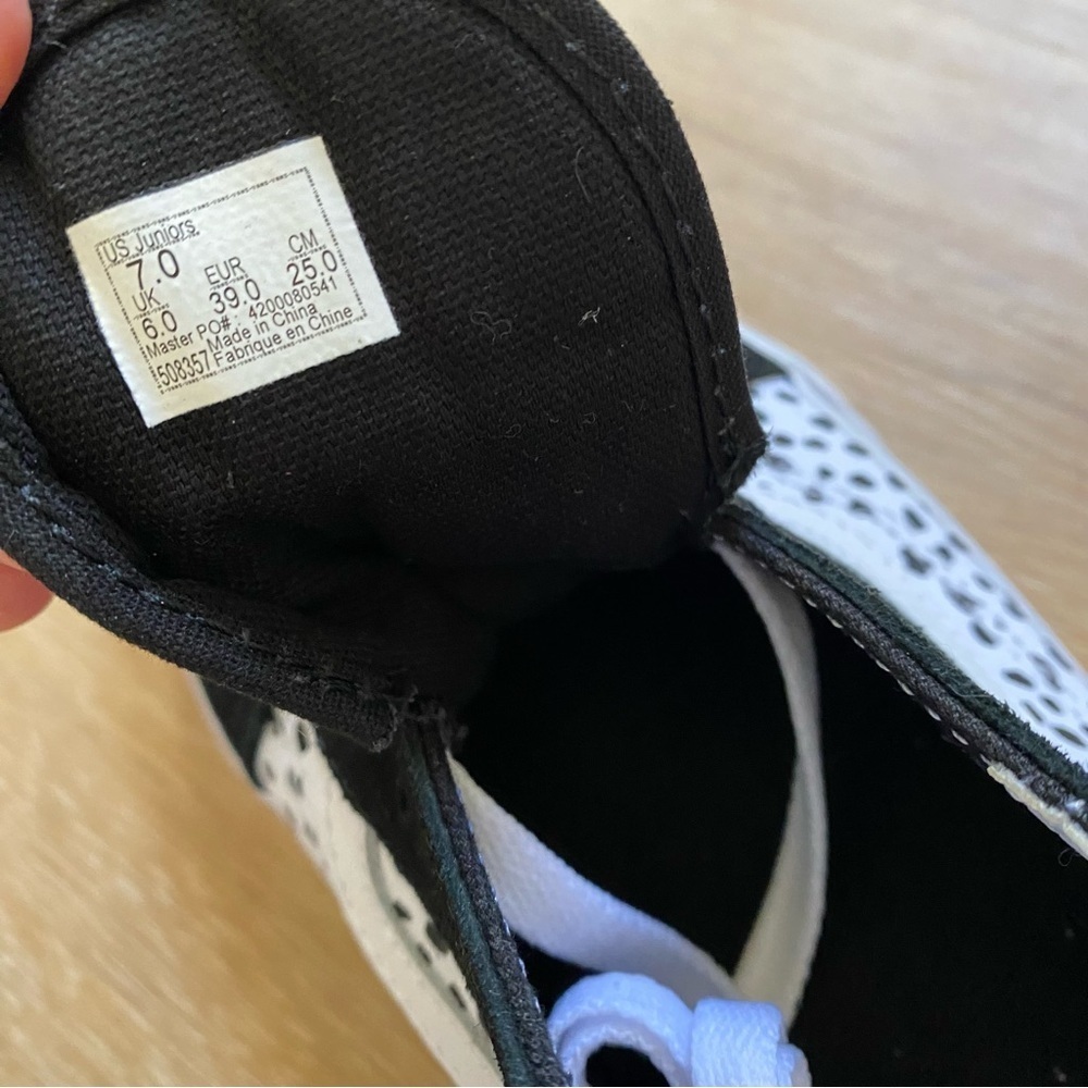 Vans Old Skool Dalmatian Low Tops White and Black - Picture 6 of 9